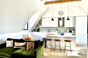 Unique 2 Bedroom Penthouse Apartment in Kensal Rise